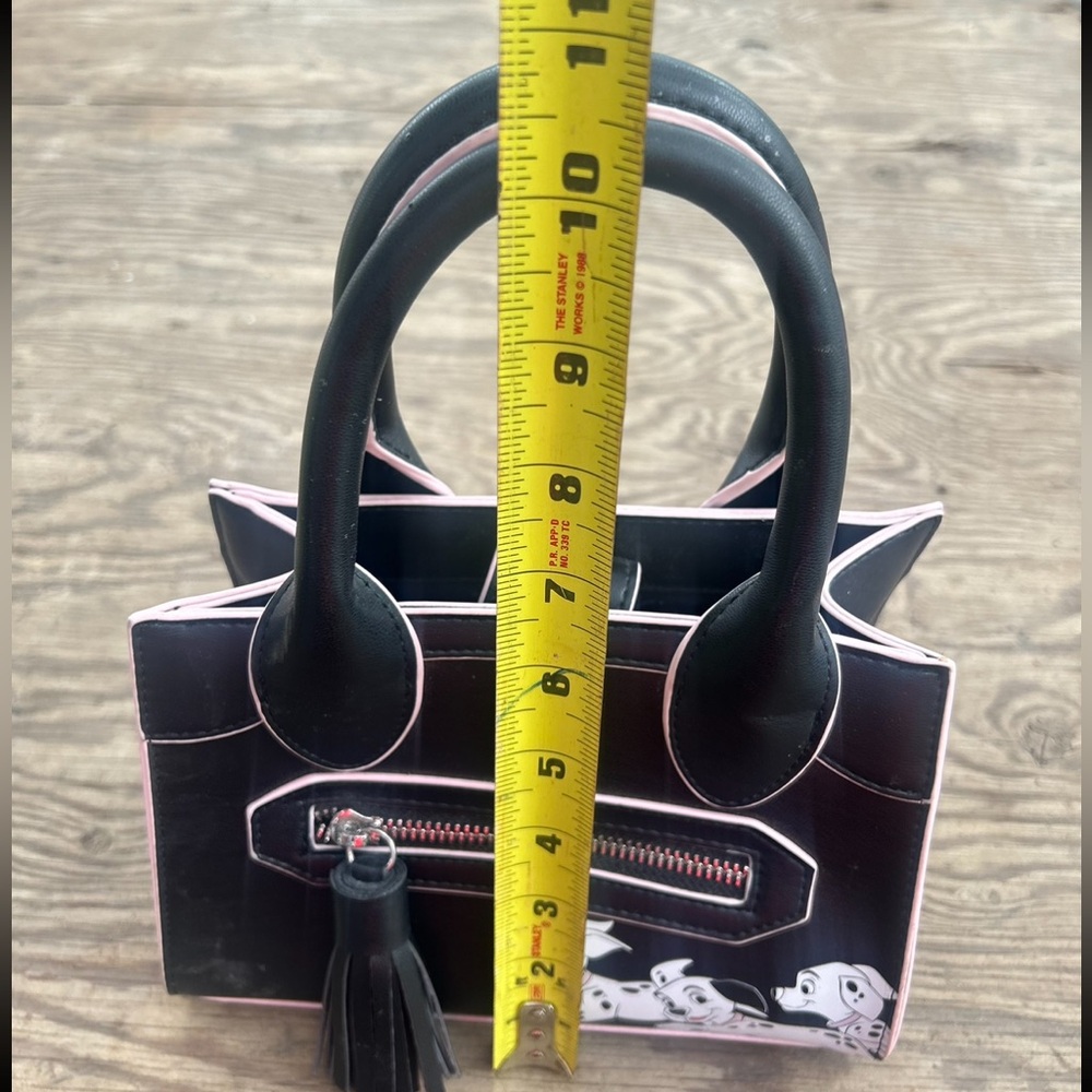 Skinnydip 101 Dalmatians Purse - Picture 11 of 12